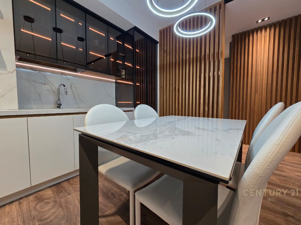 Premium Apartment 2+1 with Veranda for Sale in the Center of Tirana!
