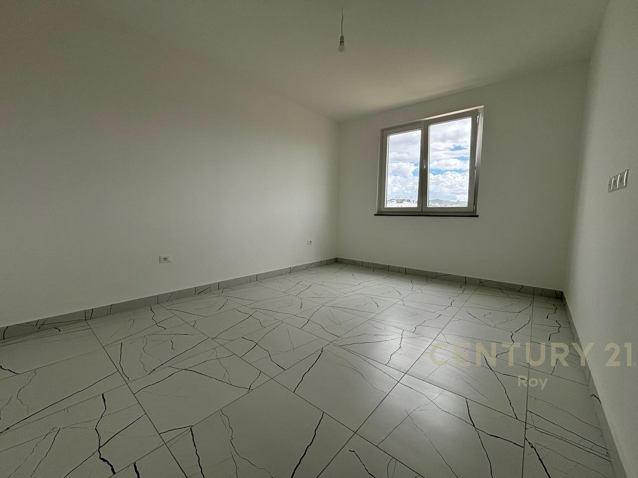 SHITET APARTAMENT 1+1 NE GOLEM ,NDERTIM I RI !