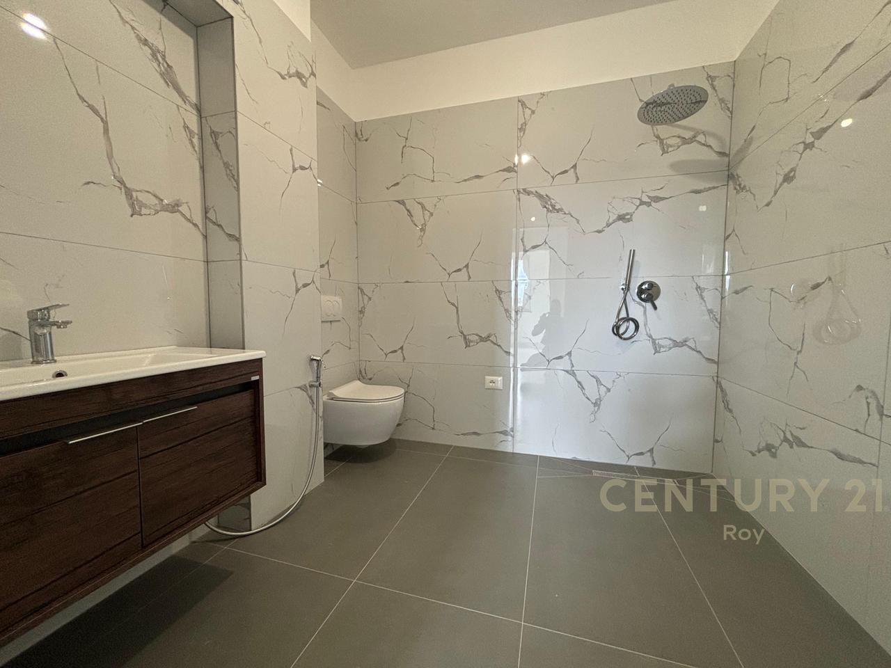 SHITET APARTAMENT 1+1 NE GOLEM ,NDERTIM I RI !