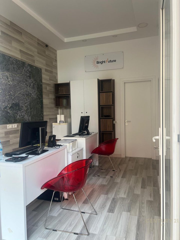 Office for rent in Kika 1, Paris Commune