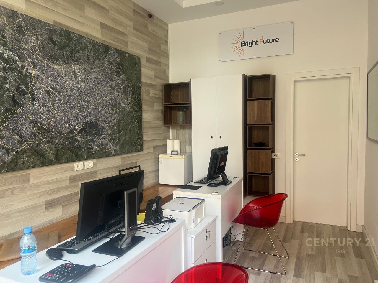 Office for rent in Kika 1, Paris Commune