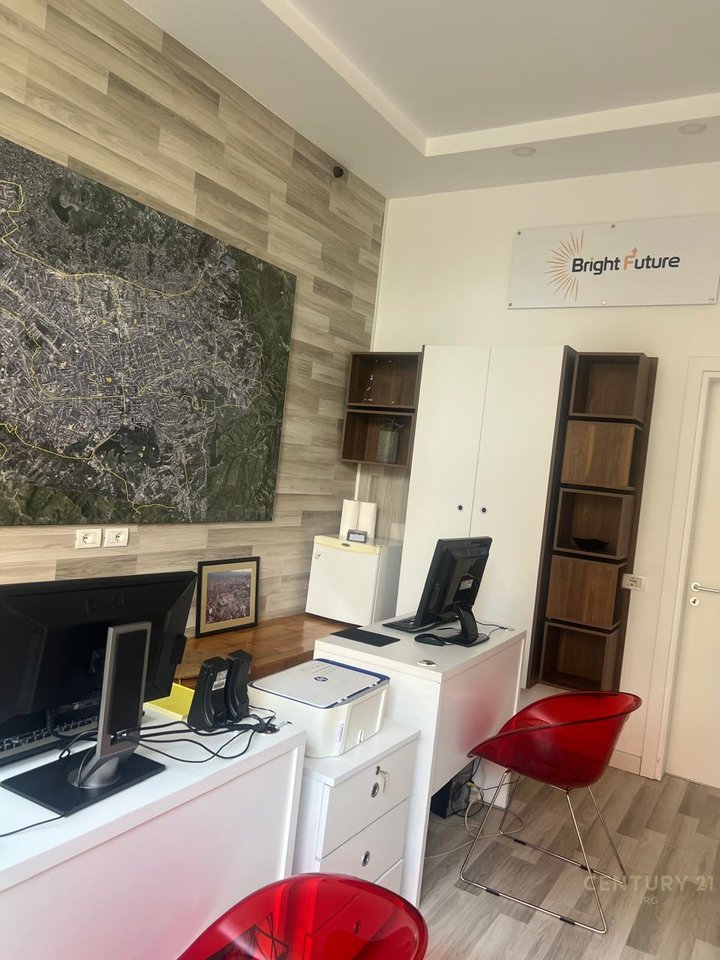 Office for rent in Kika 1, Paris Commune