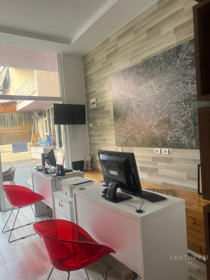 Office for rent in Kika 1, Paris Commune