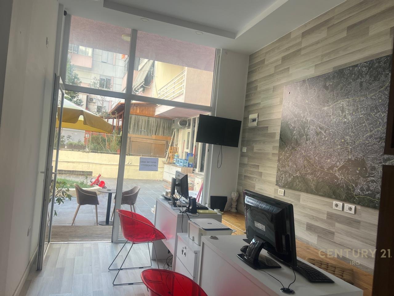 Office for rent in Kika 1, Paris Commune