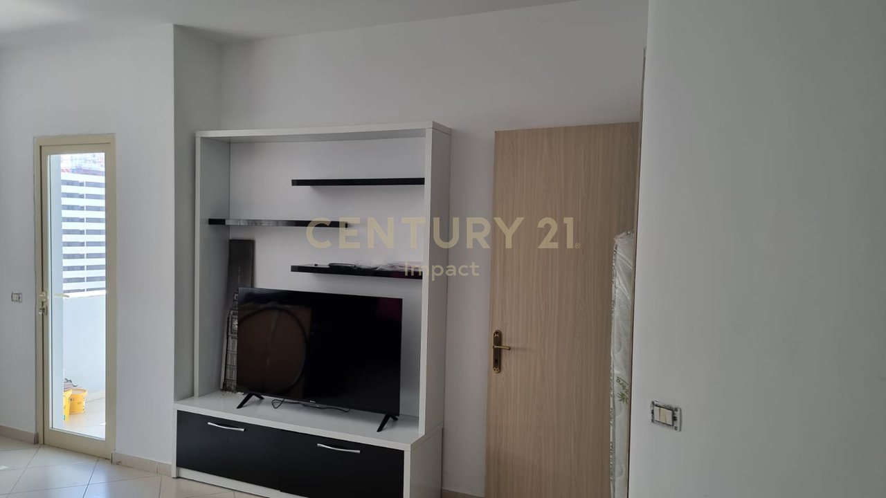 Appartamento 1+1 in Affitto a Ish Parku, Tirana - 550€ | 77 m²