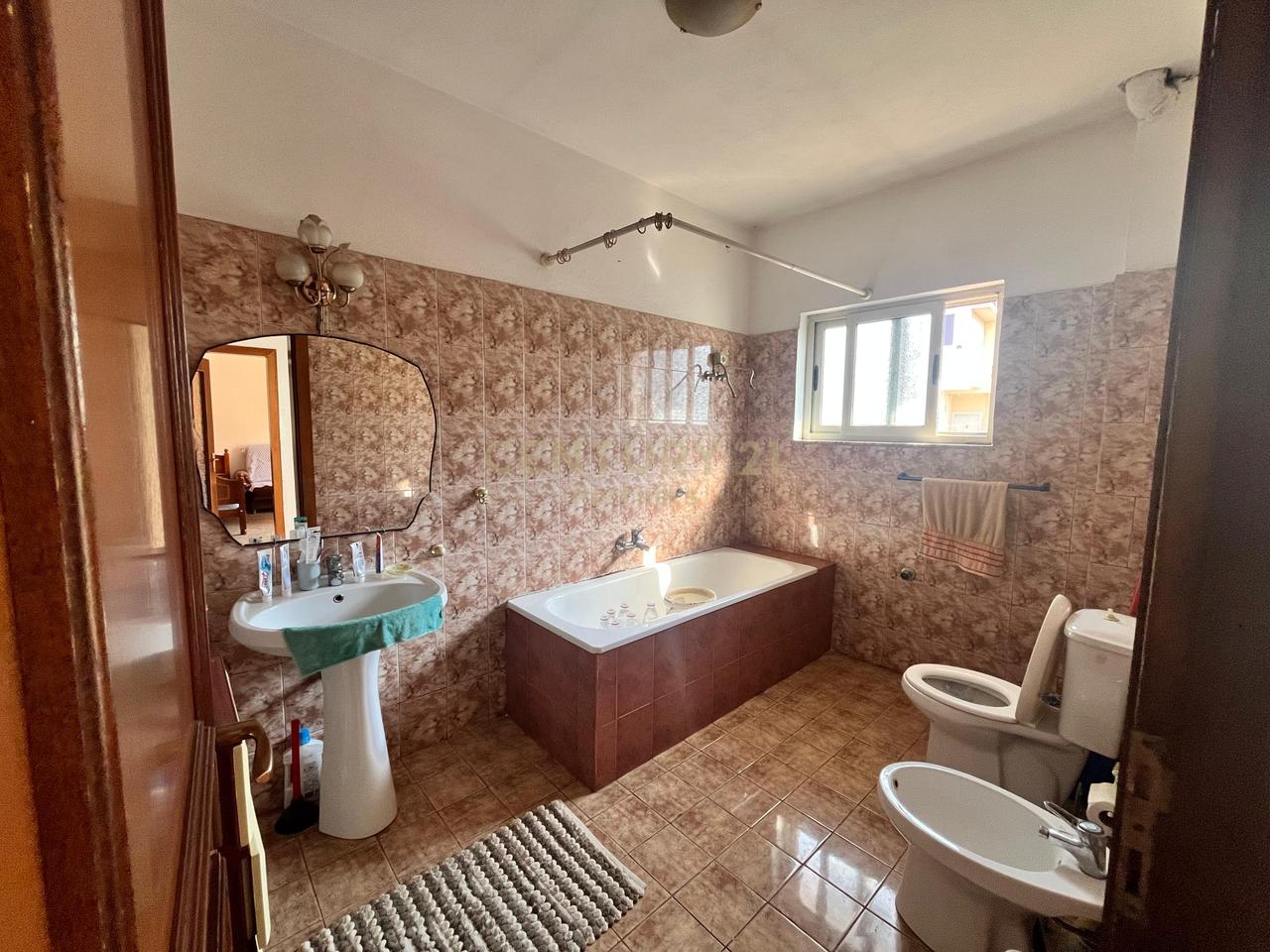 VILLA FOR SALE NEAR THE MILITARY HOSPITAL!