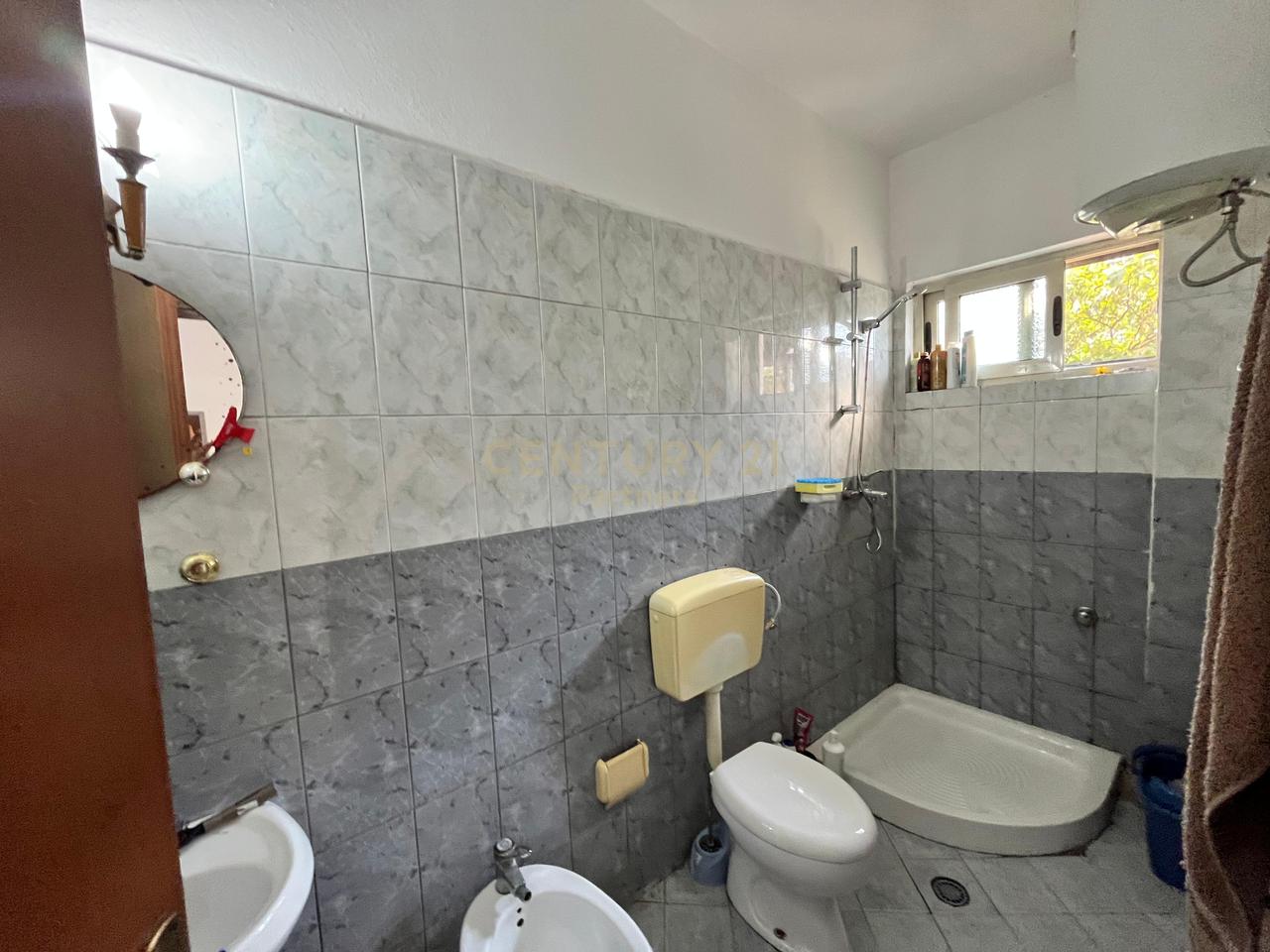 VILLA FOR SALE NEAR THE MILITARY HOSPITAL!