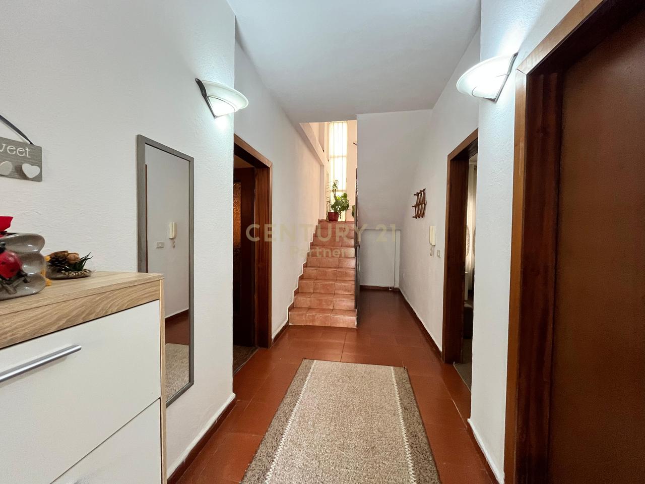 VILLA FOR SALE NEAR THE MILITARY HOSPITAL!