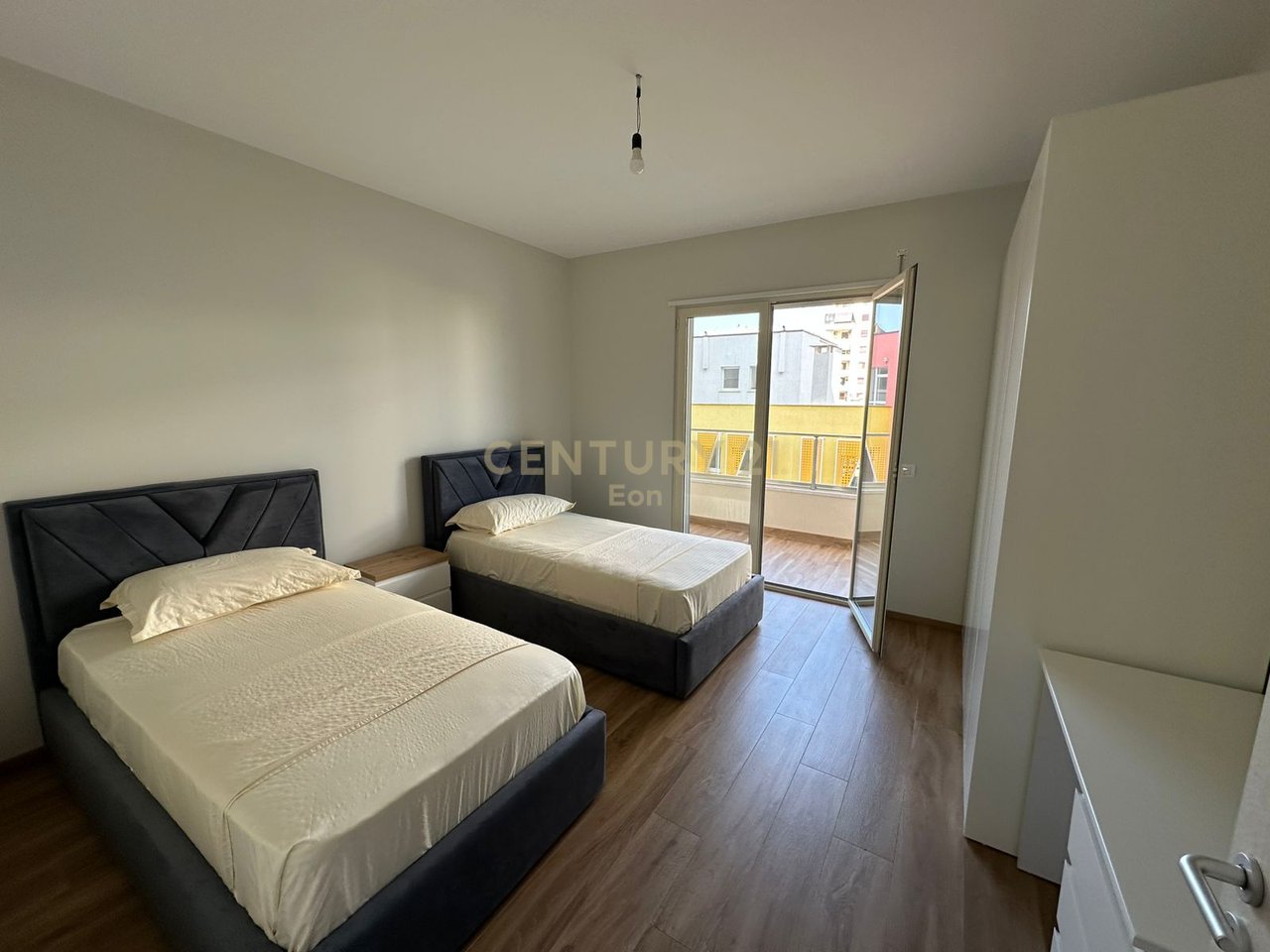 APPARTAMENTO 3+1+2 IN AFFITTO IN VIA PORTO A DURAZZO!