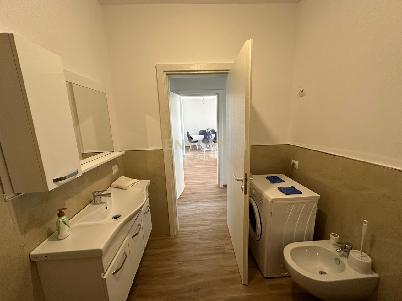 APPARTAMENTO 3+1+2 IN AFFITTO IN VIA PORTO A DURAZZO!