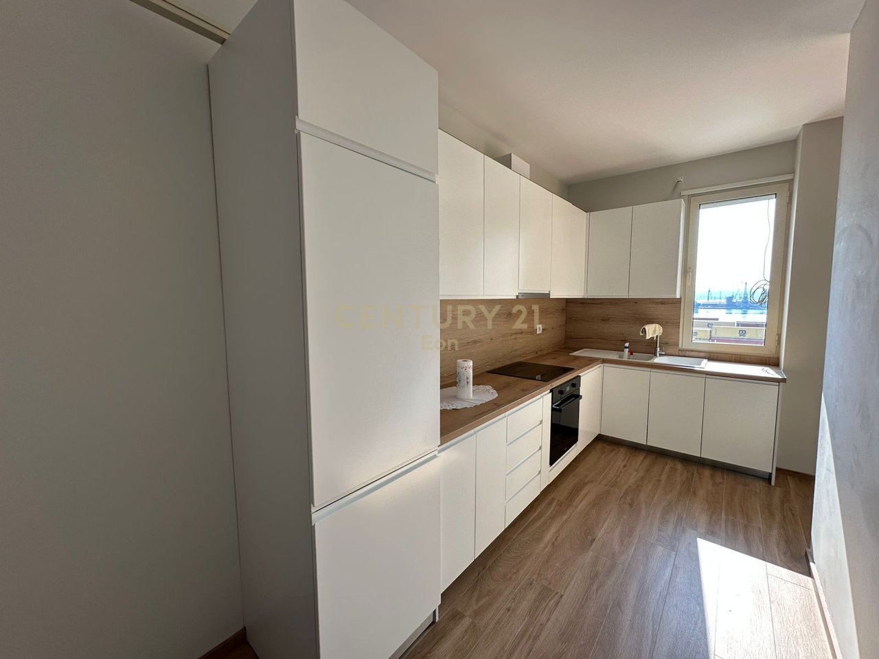 APPARTAMENTO 3+1+2 IN AFFITTO IN VIA PORTO A DURAZZO!