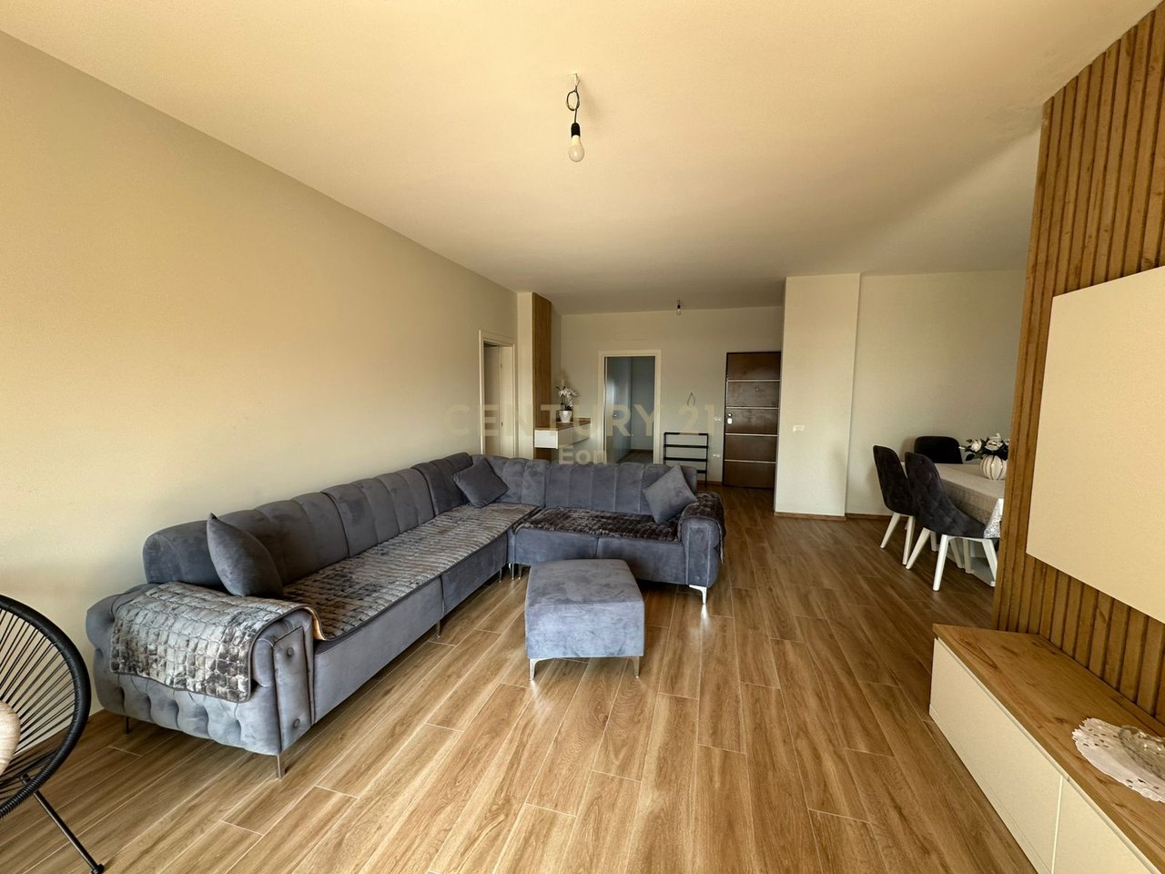 APPARTAMENTO 3+1+2 IN AFFITTO IN VIA PORTO A DURAZZO!