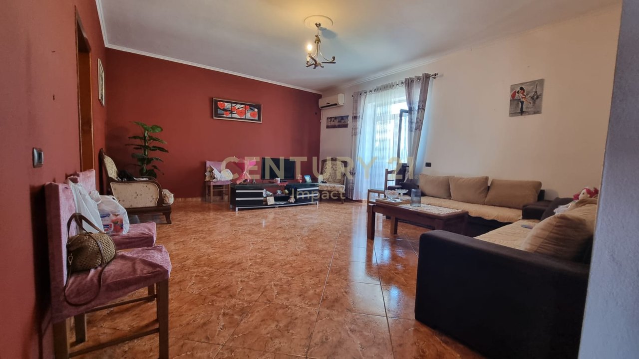 Apartament 3+1 Me Qira Tek Bulevardi i Ri Tiranë - 550€!