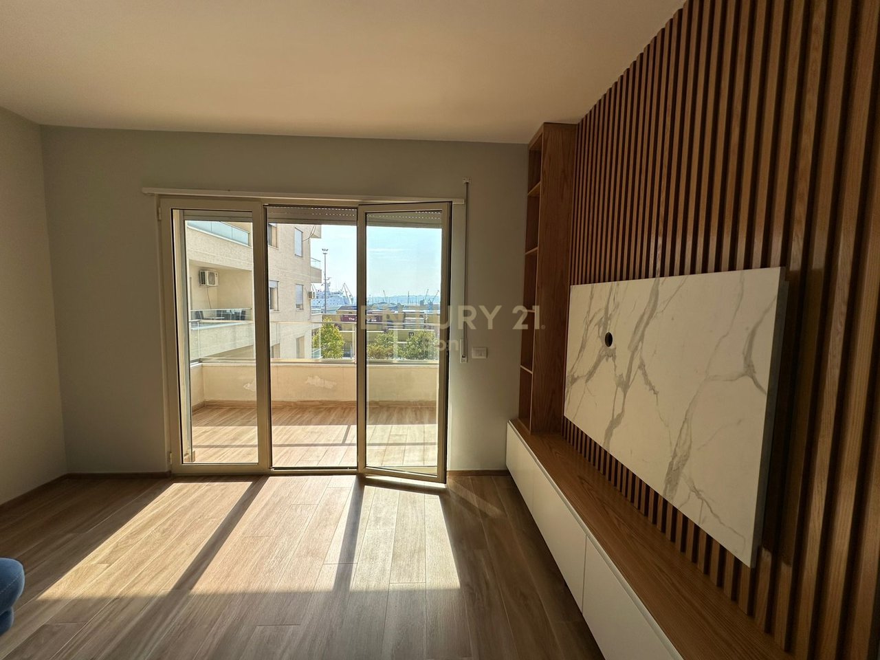 APPARTAMENTO 3+1+2 IN AFFITTO IN VIA PORTO A DURAZZO!
