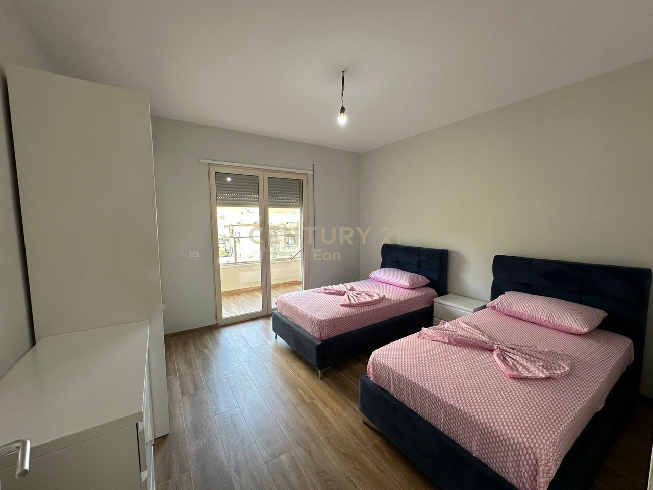 APPARTAMENTO 3+1+2 IN AFFITTO IN VIA PORTO A DURAZZO!