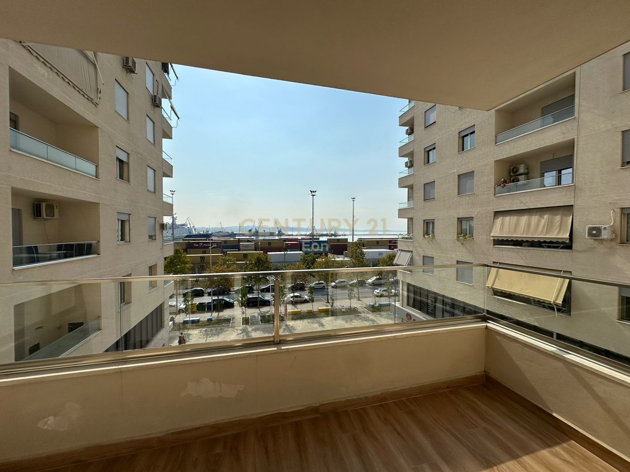 APPARTAMENTO 3+1+2 IN AFFITTO IN VIA PORTO A DURAZZO!
