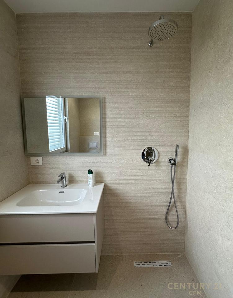Apartament 2+1+2 me Qira pranë kompleksit Delijorgji!