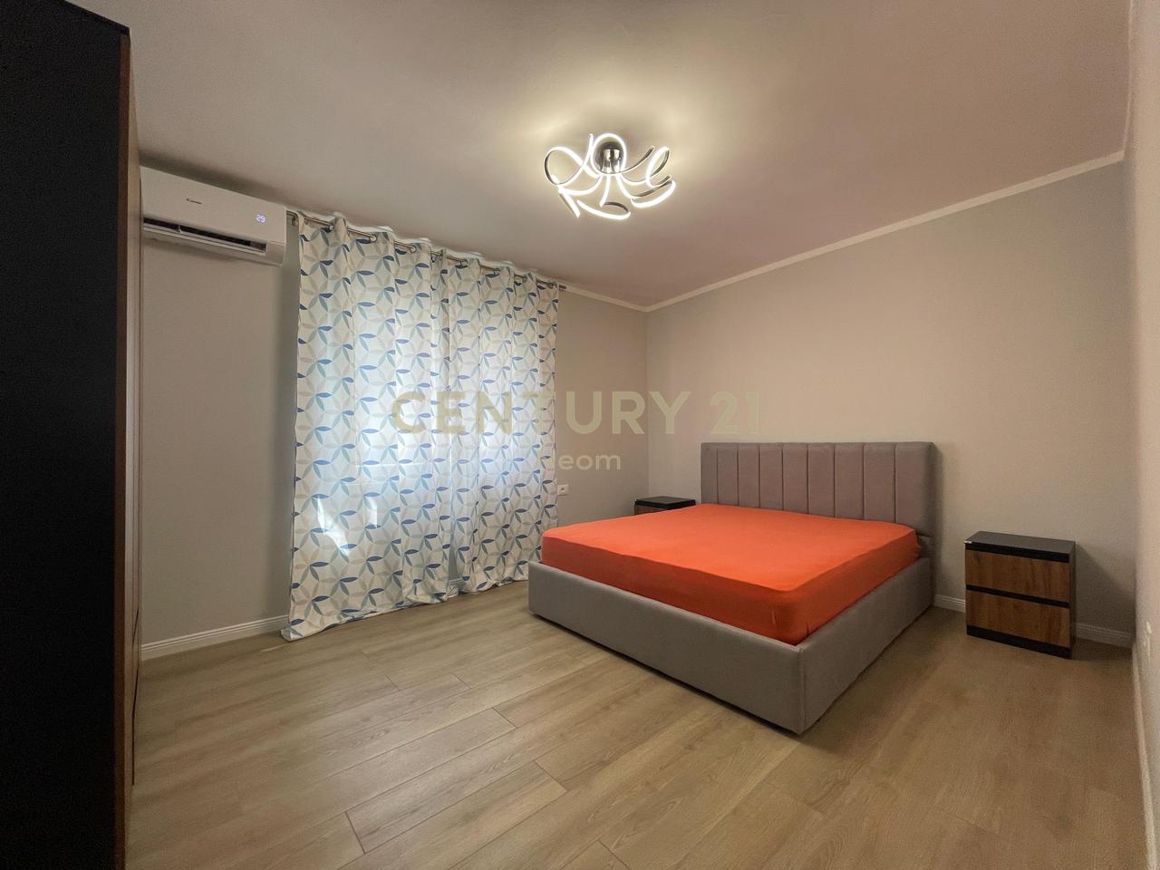 QIRA, APARTAMENT 2+1, RRUGA ELBASANIT!!