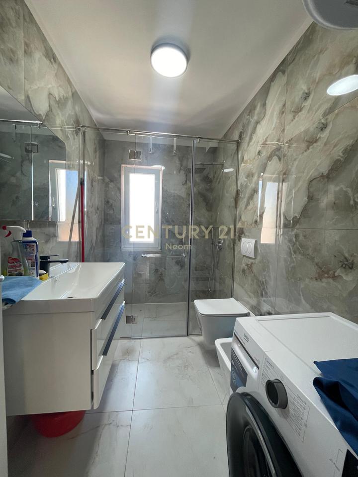 QIRA, APARTAMENT 2+1, RRUGA ELBASANIT!!