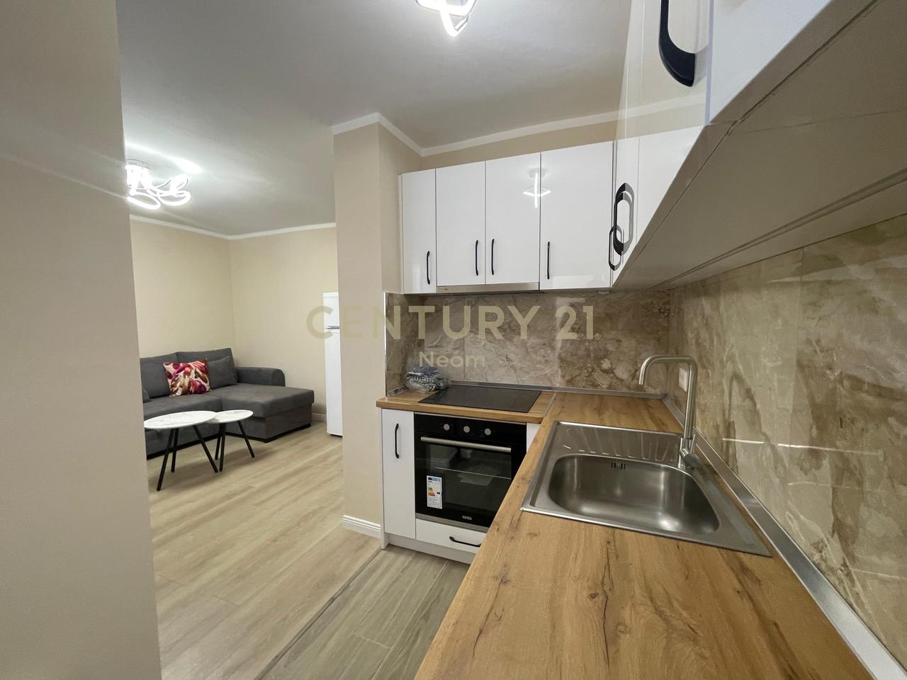 QIRA, APARTAMENT 2+1, RRUGA ELBASANIT!!