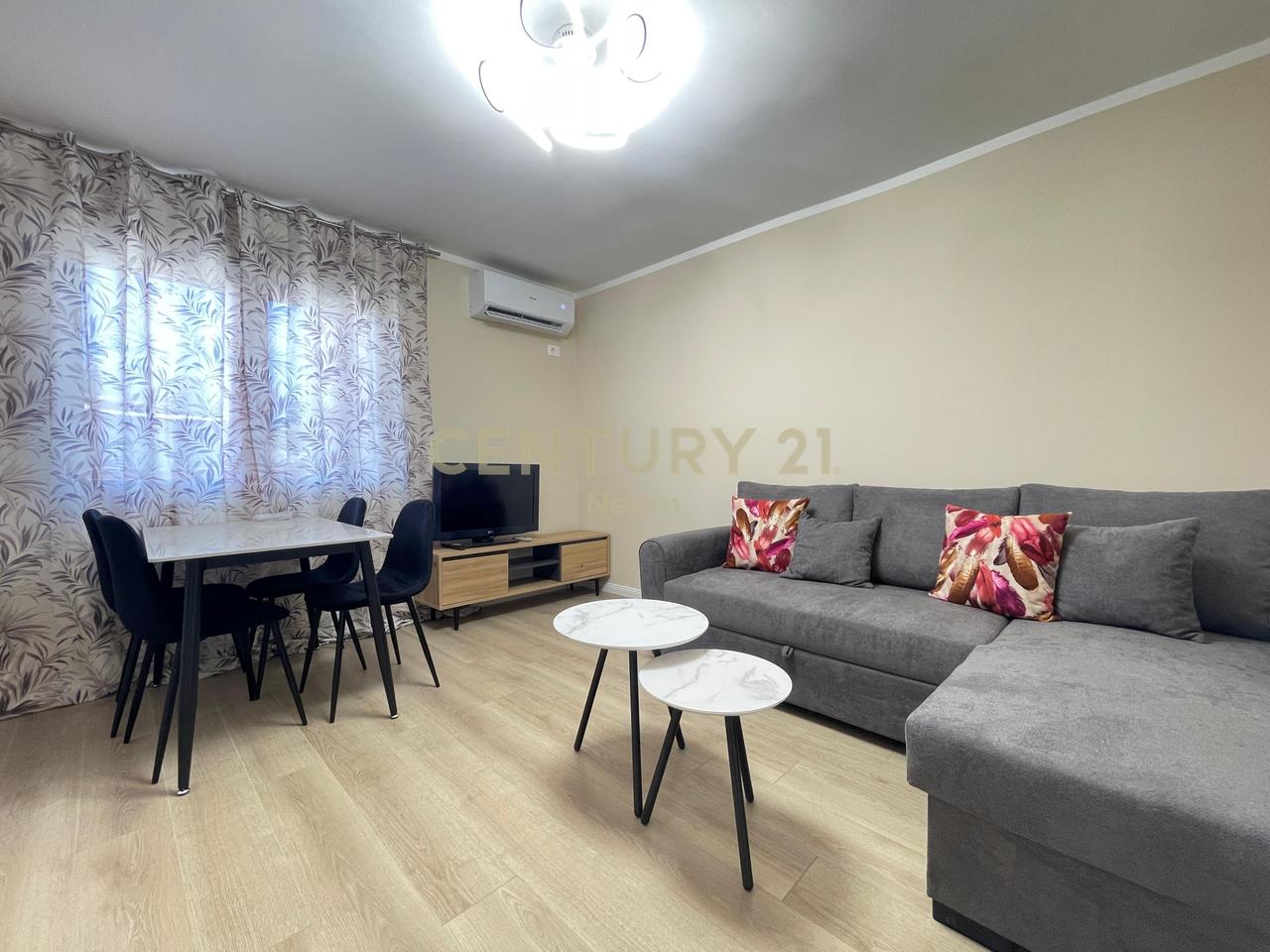 QIRA, APARTAMENT 2+1, RRUGA ELBASANIT!!