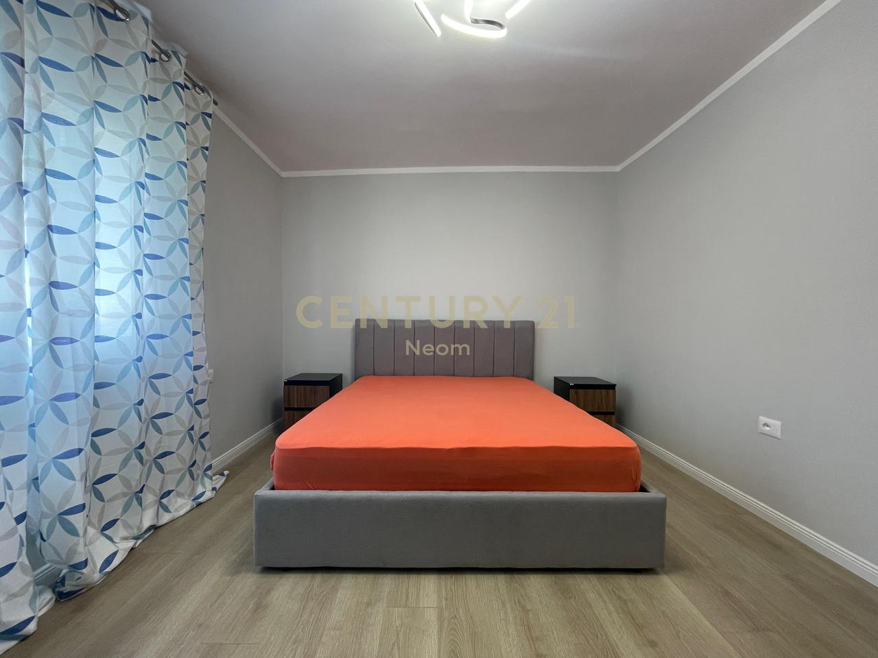 QIRA, APARTAMENT 2+1, RRUGA ELBASANIT!!