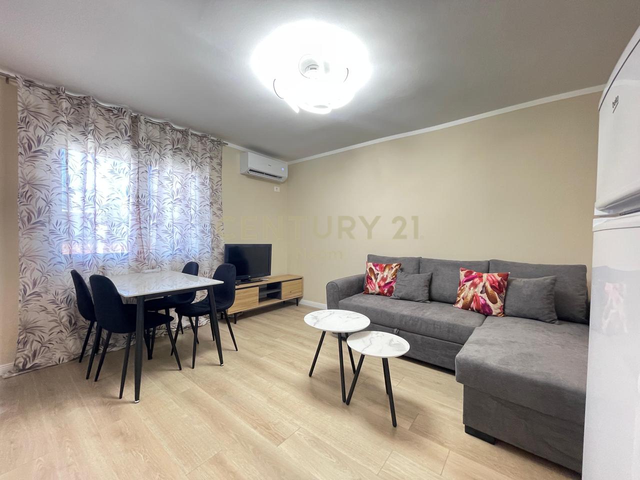 QIRA, APARTAMENT 2+1, RRUGA ELBASANIT!!