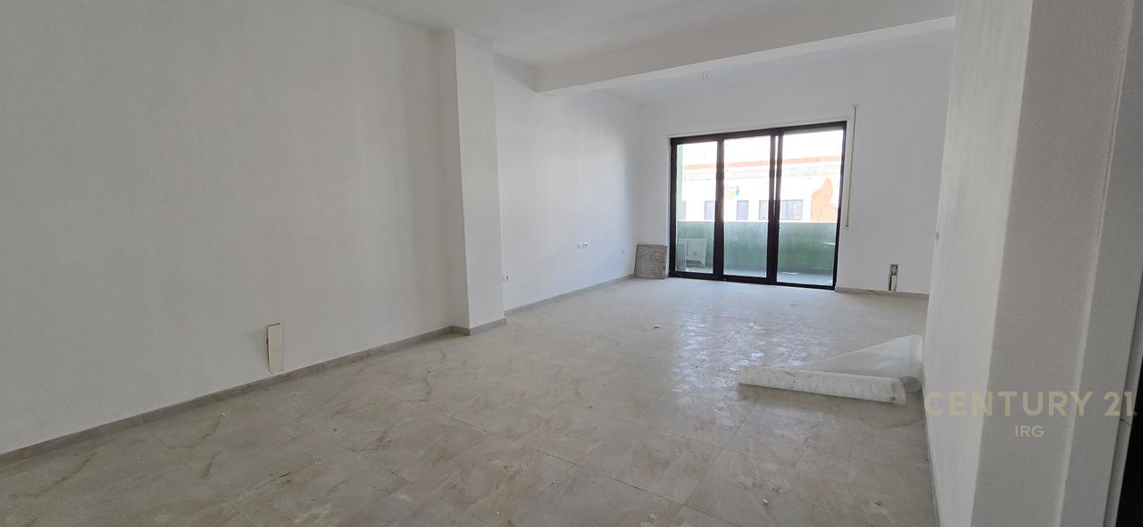 DUPLEX 3+1+3+VERANDE NE REZIDENCEN KODRA E DIELLIT!