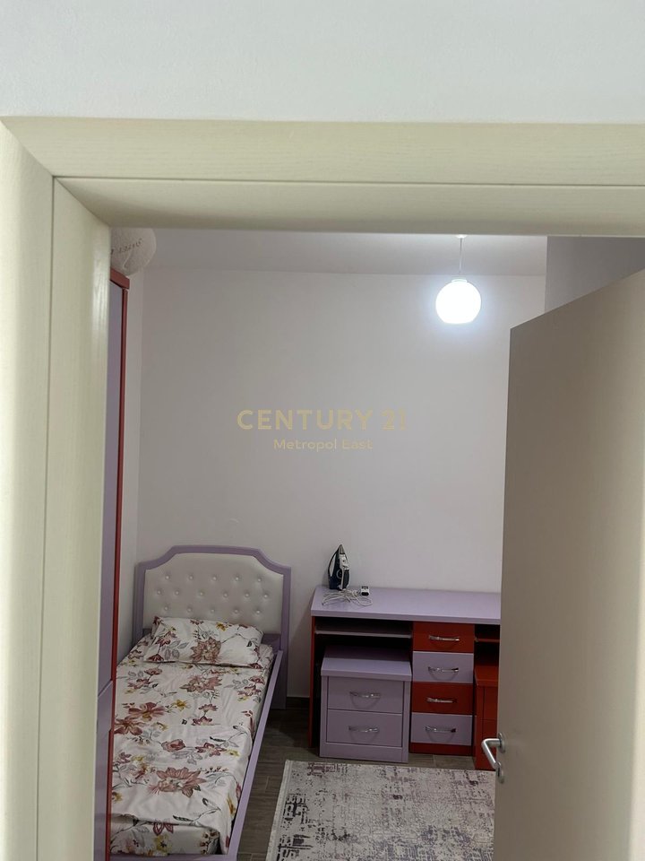 Shitet apartament 2+1 ne Kompleksin Lura 3 prane gjirit te Lalzit.
