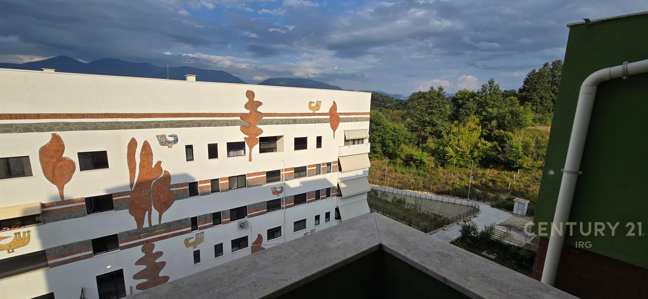 DUPLEX 3+1+3+VERANDE NE REZIDENCEN KODRA E DIELLIT!