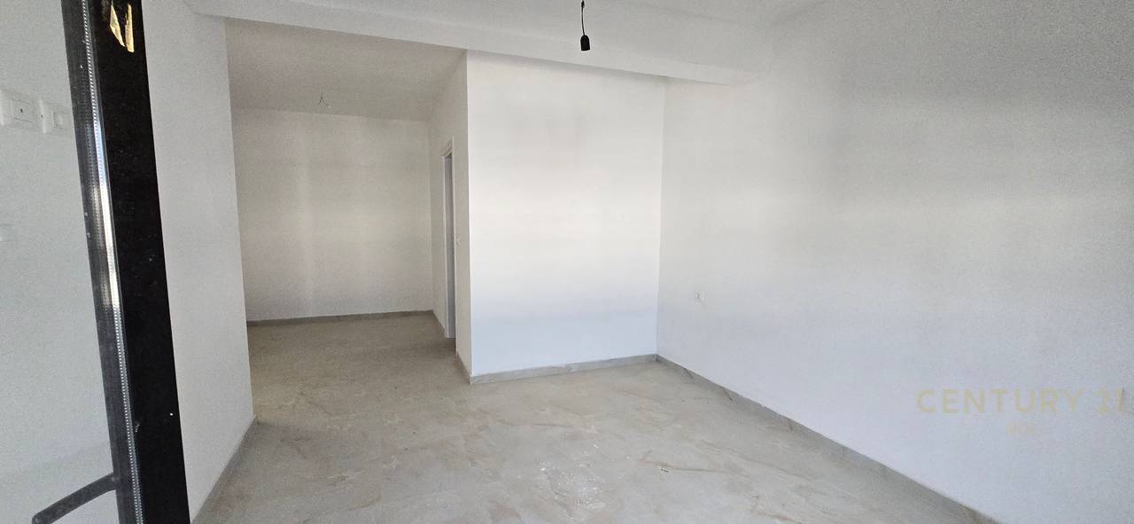 DUPLEX 3+1+3+VERANDE NE REZIDENCEN KODRA E DIELLIT!