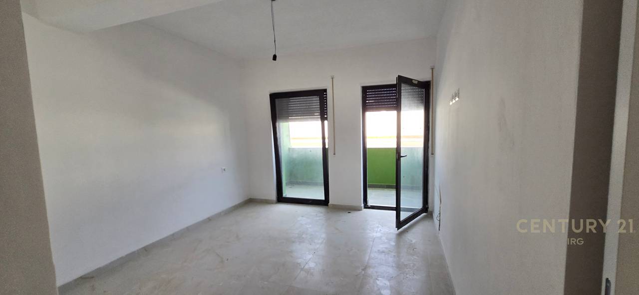 DUPLEX 3+1+3+VERANDE NE REZIDENCEN KODRA E DIELLIT!