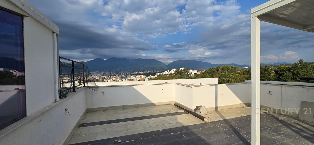 DUPLEX 3+1+3+VERANDE NE REZIDENCEN KODRA E DIELLIT!