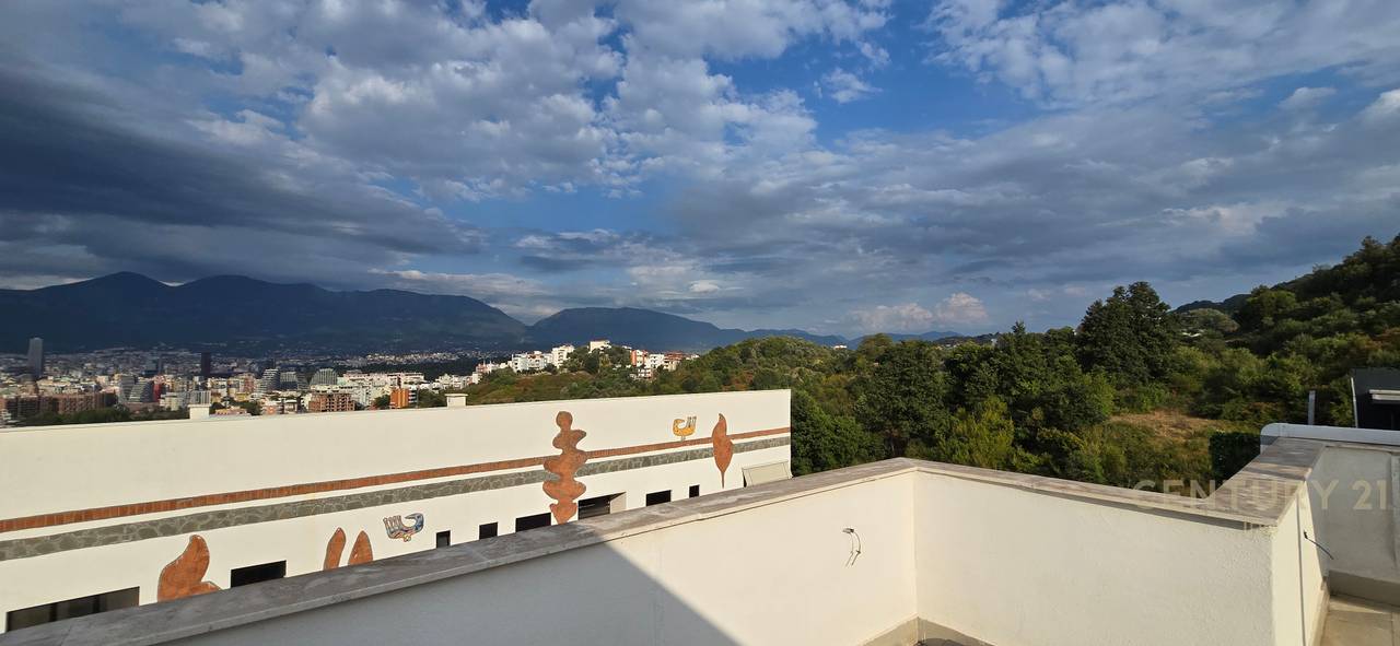 DUPLEX 3+1+3+VERANDE NE REZIDENCEN KODRA E DIELLIT!