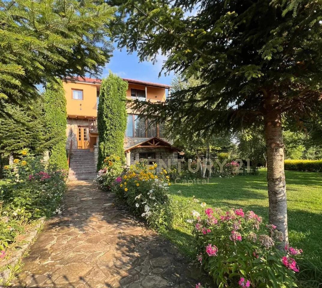Super hotel ne shitje ne Voskopojë. Mundësi shumë e mirë investimi!