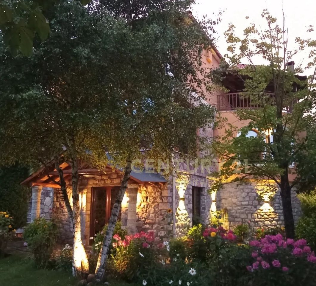 Super hotel ne shitje ne Voskopojë. Mundësi shumë e mirë investimi!