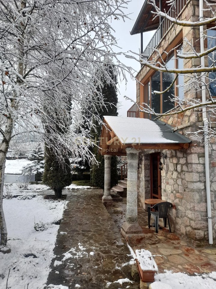 Super hotel ne shitje ne Voskopojë. Mundësi shumë e mirë investimi!