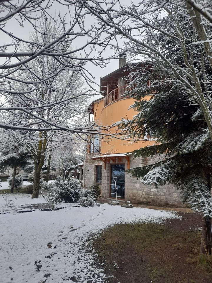 Super hotel ne shitje ne Voskopojë. Mundësi shumë e mirë investimi!