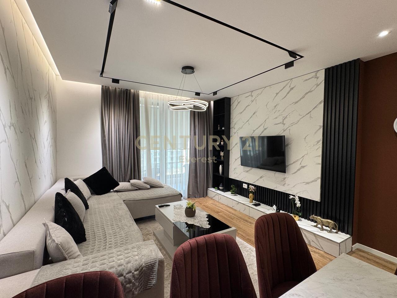 ISH FUSHA E AVIACIONIT, APARTAMENT 2+1+POST PARKIMI PER QIRA!!