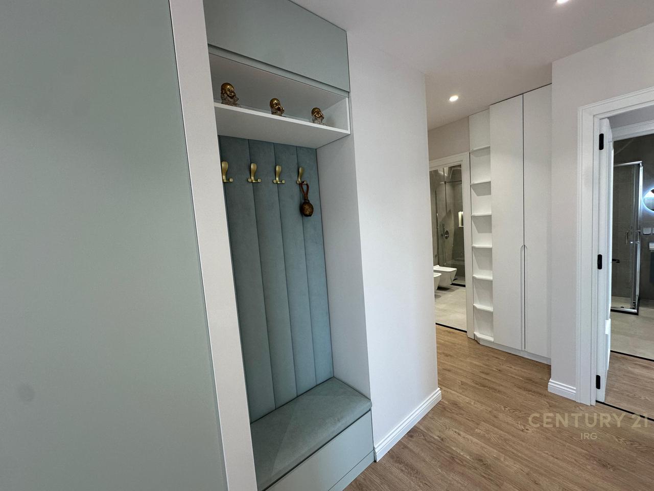 Jepet me qira super apartament 2+1+2 tualete+ verande tek Rruga e Elbasanit!