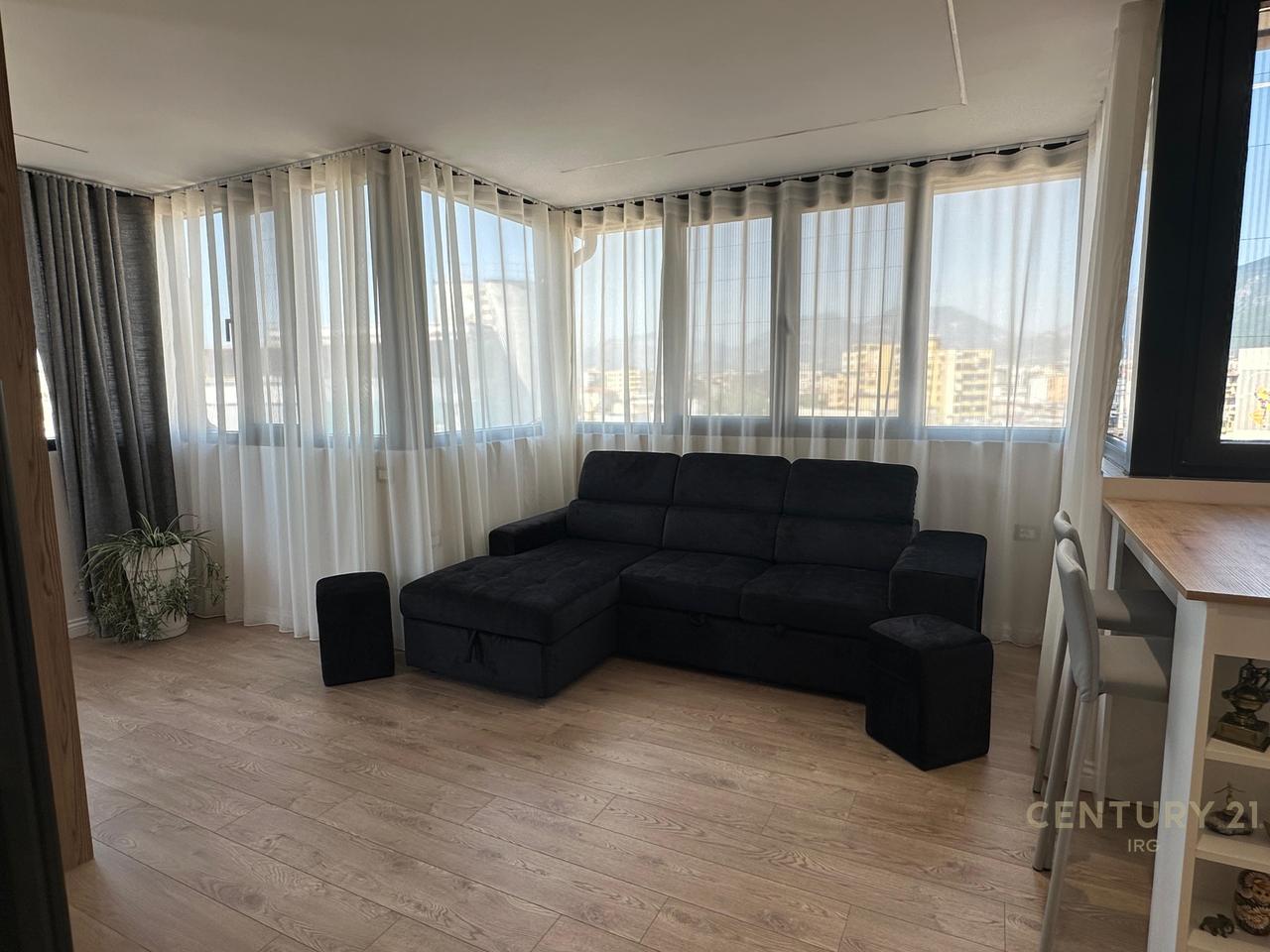 Jepet me qira super apartament 2+1+2 tualete+ verande tek Rruga e Elbasanit!