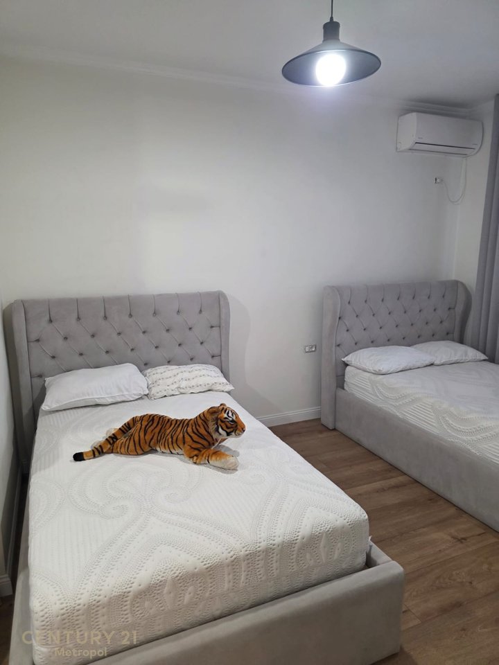 OFROJ PER QIRA APARTAMET 2+1+2 ME NJE POST PARKIMI, SELITE!