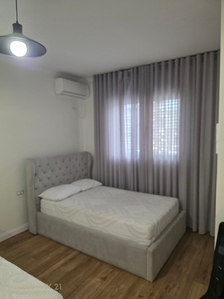 OFROJ PER QIRA APARTAMET 2+1+2 ME NJE POST PARKIMI, SELITE!