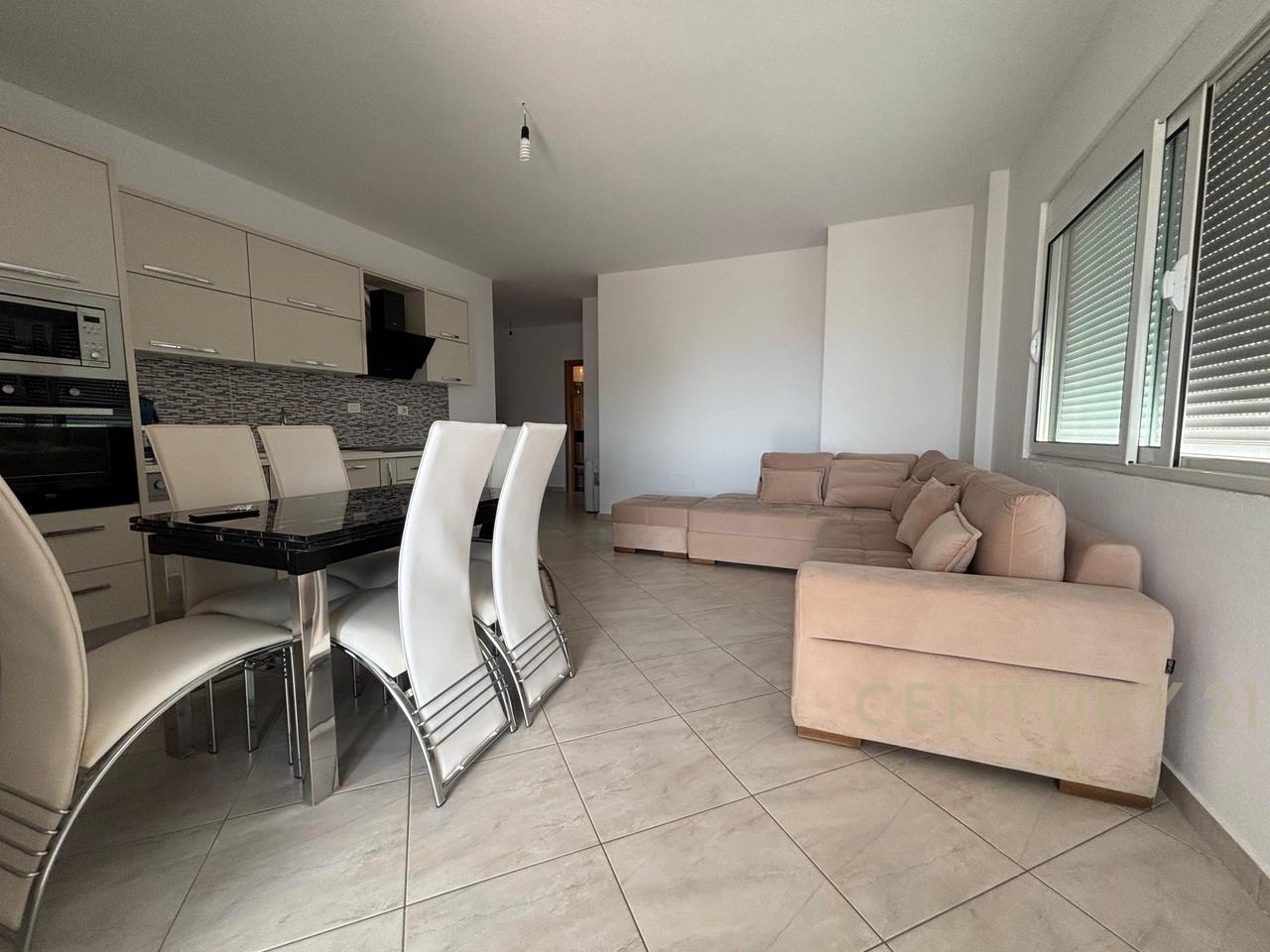 APARTAMENT PER QIRA ME PAMJE DETI NE SHKEMBIN E KAVAJES!