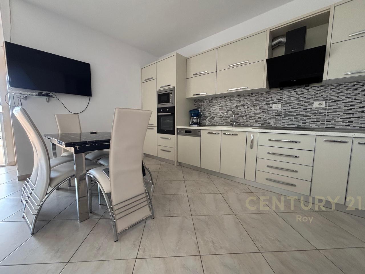 APARTAMENT PER QIRA ME PAMJE DETI NE SHKEMBIN E KAVAJES!
