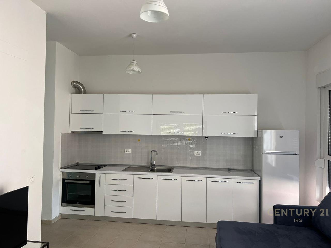 Apartament 2+1 me qera tek Kompleksi Mangalem