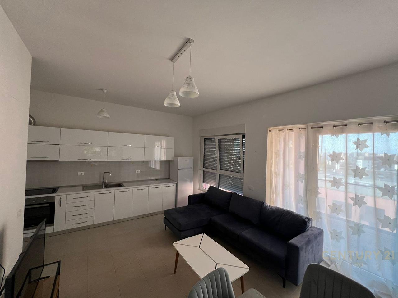 Apartament 2+1 me qera tek Kompleksi Mangalem