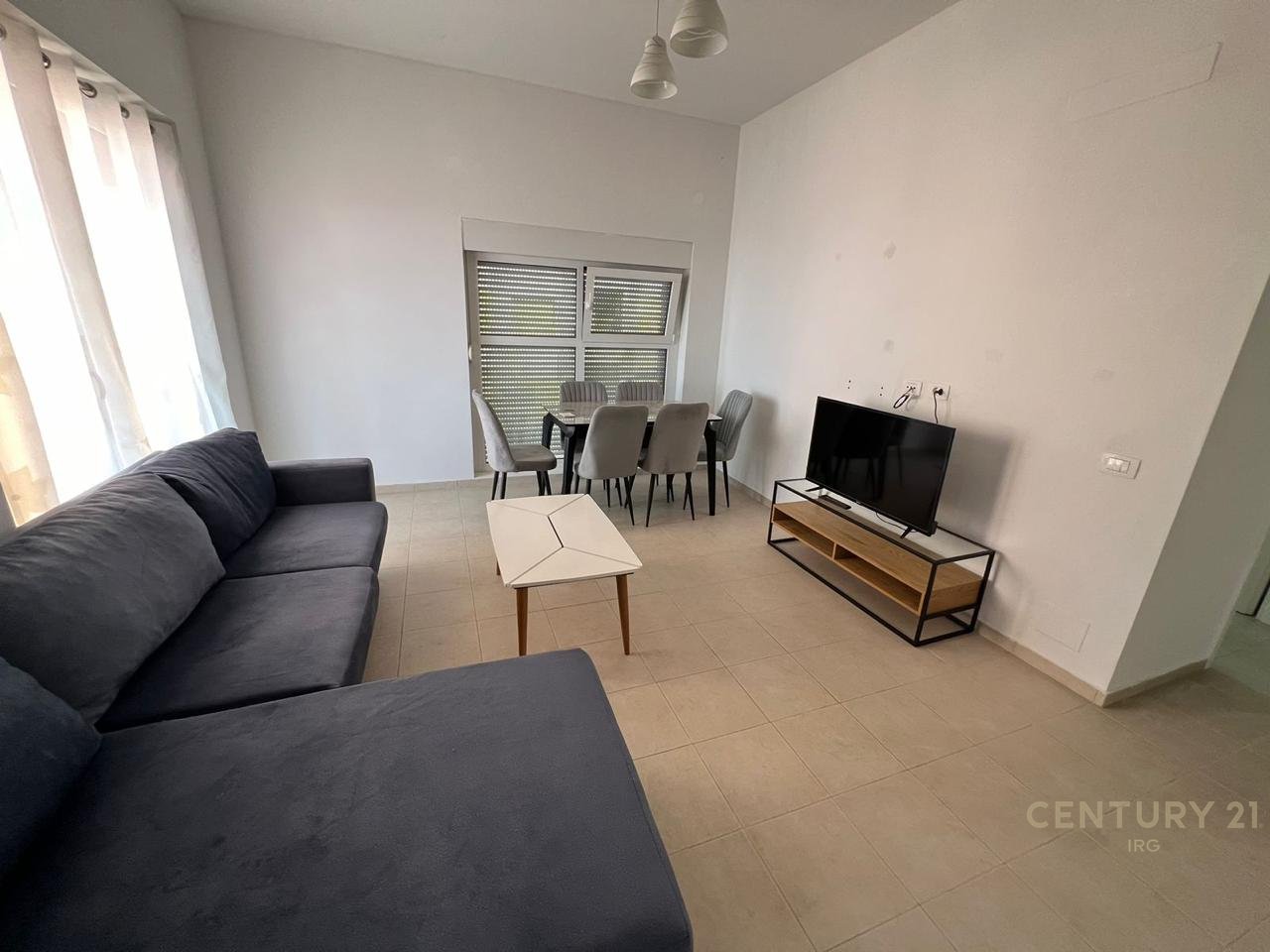 Apartament 2+1 me qera tek Kompleksi Mangalem