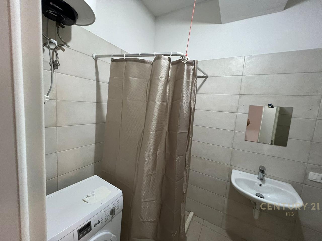Apartament 2+1 me qera tek Kompleksi Mangalem