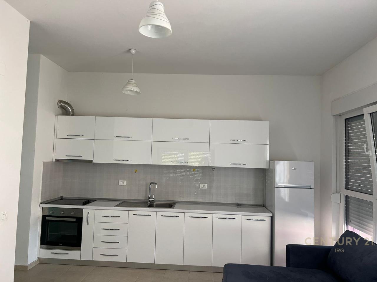 Apartament 2+1 me qera tek Kompleksi Mangalem